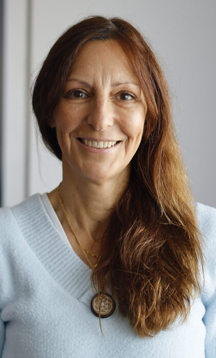 Agnès Ferrand - La magie des Océans Séance d’accompagnement avec Agnès Ferrand, éducatrice spécialisée et sportive en exercice libéral, entreprise individuelle, en sophrologie aquatique, massage dans l'eau, Janzu, relaxation aquatique, méditation dans l'eau, plongée sous-marine. Lieux de pratique dans l’eau : piscine, mer. En cabinet privé : sophrologie, coaching, EFT. Bienfaits : bien-être, gestion des émotions, gestion de l'énergie, du stress, des traumatismes, des tensions et douleurs corporelles. Accompagnement inspiré par la symbolique de la vie aquatique, de la faune et de la flore marine, pour inspirer notre vie quotidienne. Objectif : soutenir les personnes dans leur autonomie et leur mieux-être.