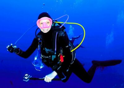 IMAGE D4aGN7S EN PLONG2E SOUS MARINE